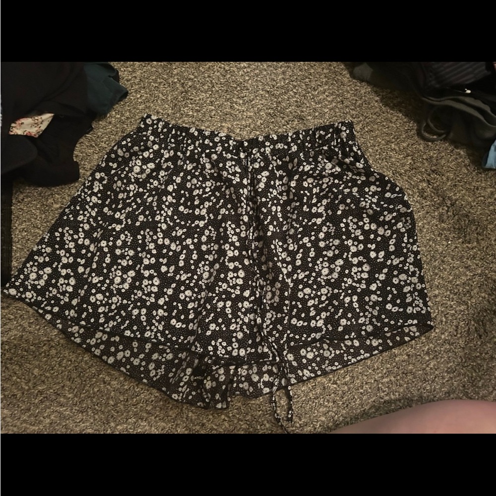 SHEIN Black and White Floral High Waist Shorts